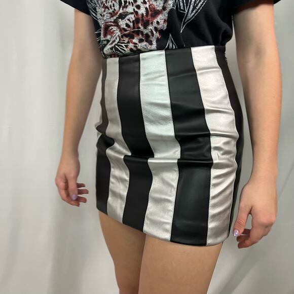 Buddy Love Black and Silver Metallic Faux Leather Mini Skirt NWT - Picture 3 of 8